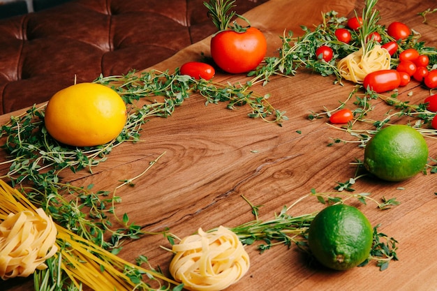 Składniki na blacie kuchennym