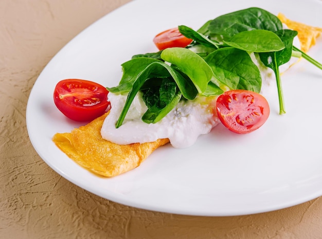 Talerz z apetycznym daniem